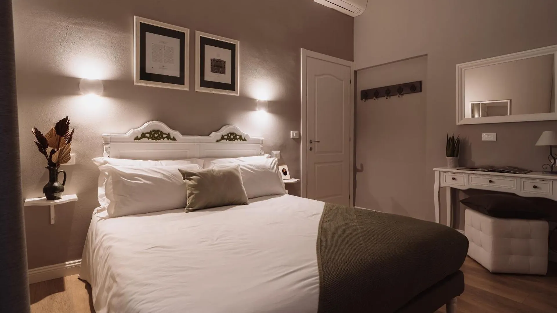 Bed & Breakfast Rooms Genova Dei Rolli Italy